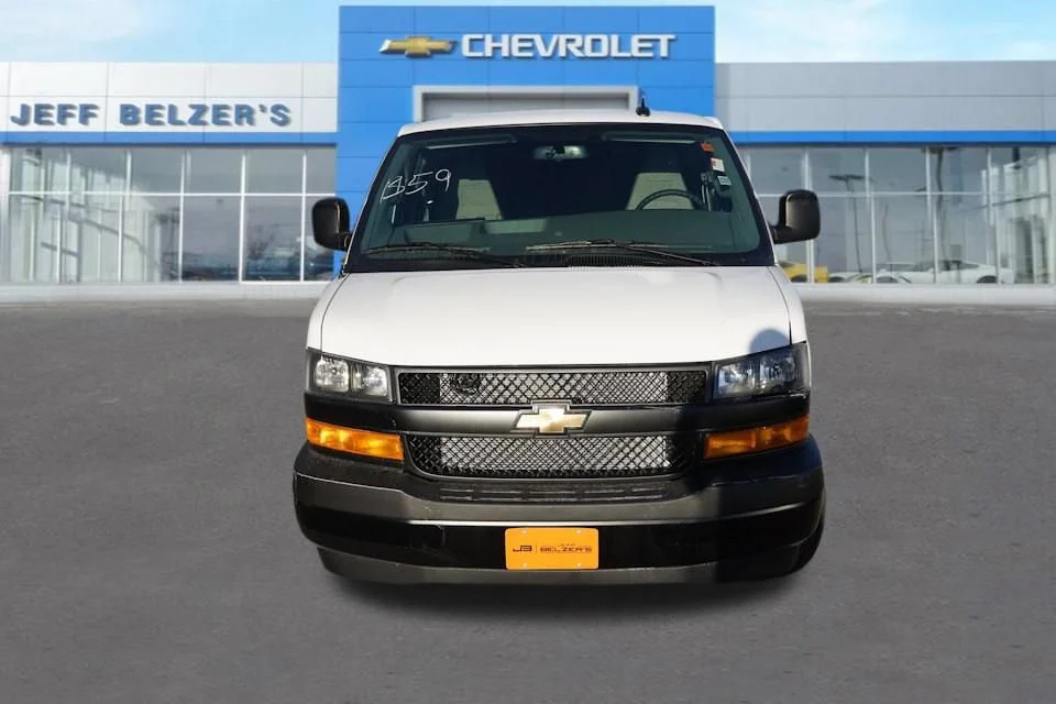 New 2025 Summit White Chevrolet WT image 8