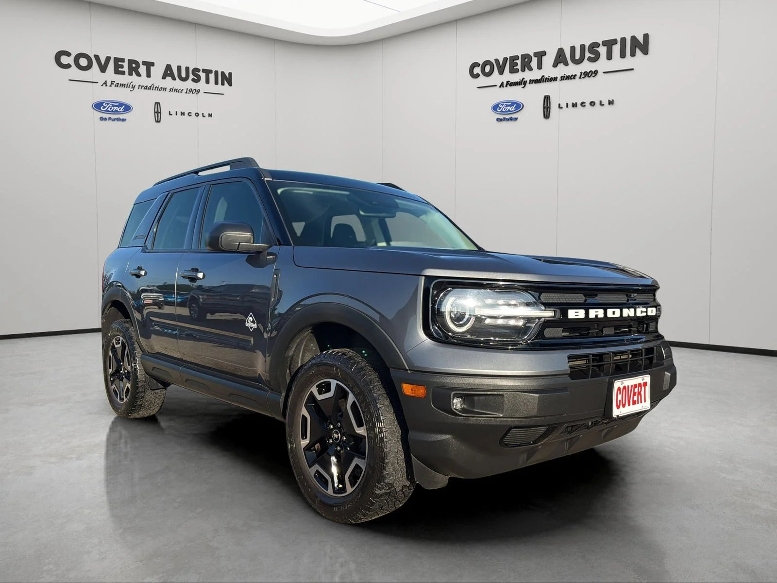 Used 2021 Gray Ford Outer Banks image 7