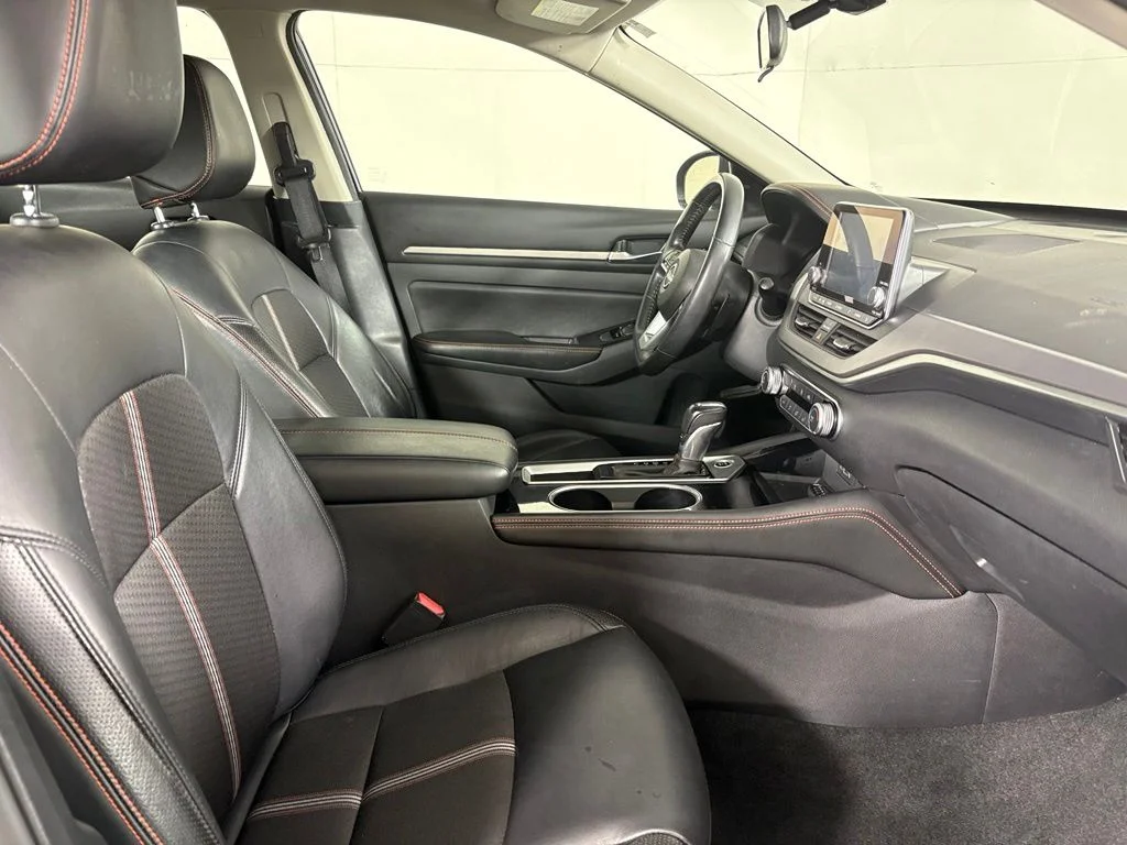 Used 2024 Blue Nissan 2.5 SR image 14