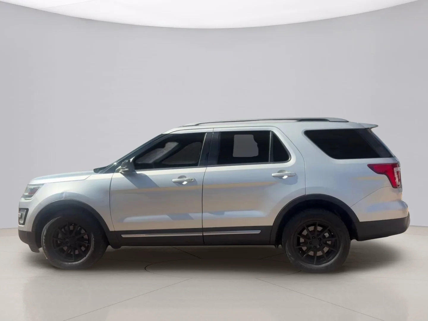 Used 2016 Silver Ford XL 4WD image 2