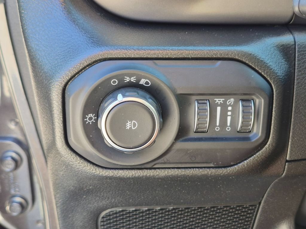 Used 2022 Gray Jeep Unlimited Sport image 14