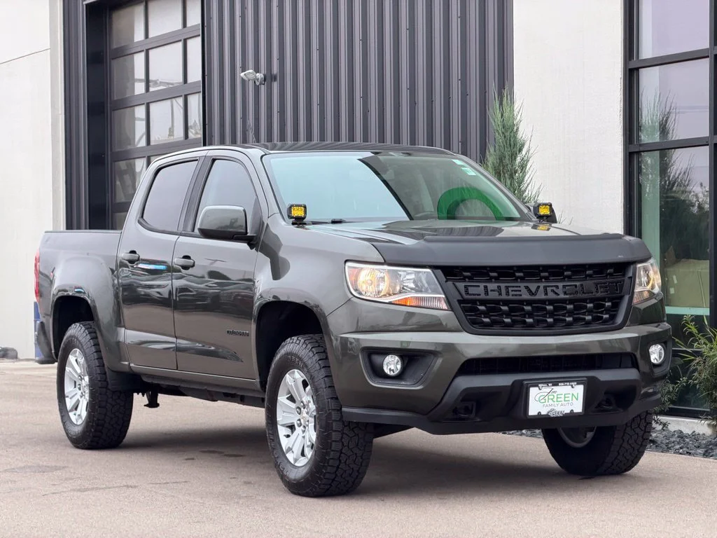 Used 2018 Green Chevrolet LT image 4