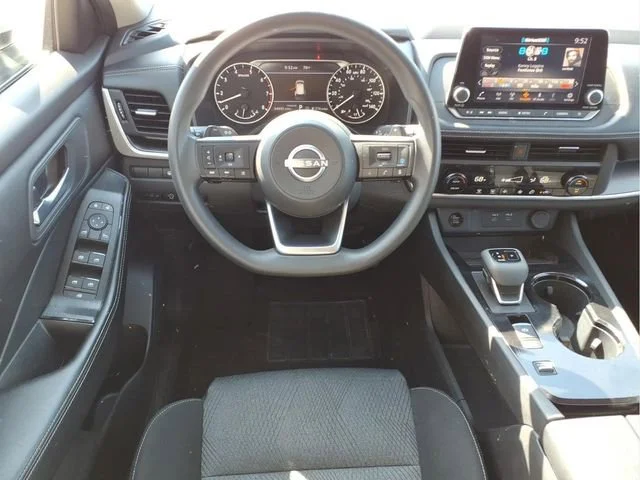 Used 2024  Nissan SV image 19