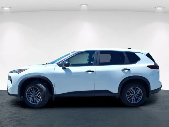 Used 2024 White Nissan S image 14