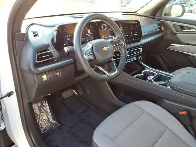 Used 2026 Summit White Chevrolet LT image 18
