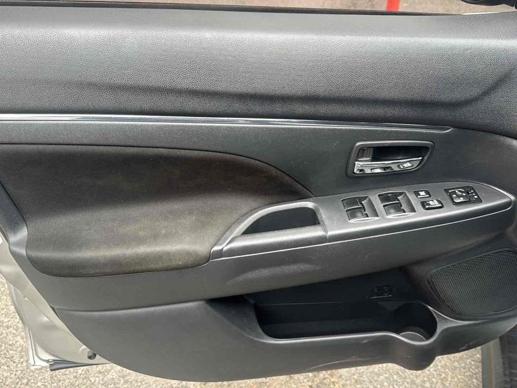 Used 2024 Gray Mitsubishi 2.0 LE image 28