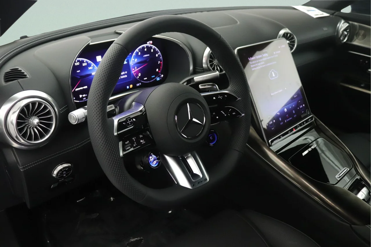 New 2026 MANUFAKTUR Starling Blue Magno Mercedes-Benz SL 43 AMG® image 4