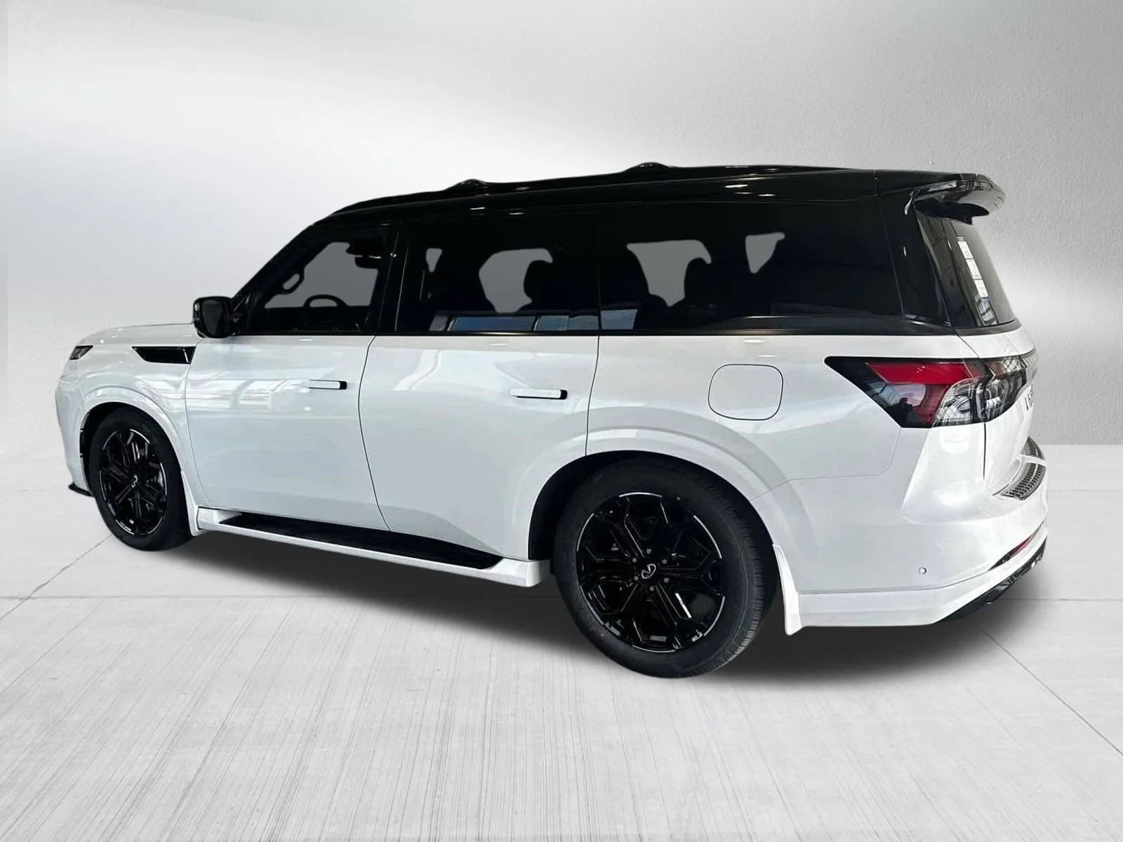 New 2026 2T RADIANT WHIT INFINITI Sport 4WD image 3