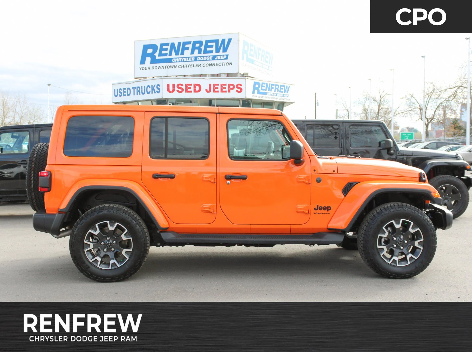 Certified Used 2025 joose Jeep Sahara * V6 | McKinley Leather Seats | Trailer Tow Group | Apple CarPlay | Alpine | Adaptive Cruise image 1