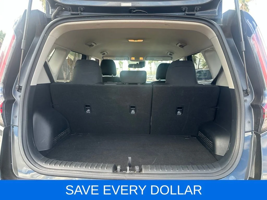 Used 2023 Black Kia LX image 5