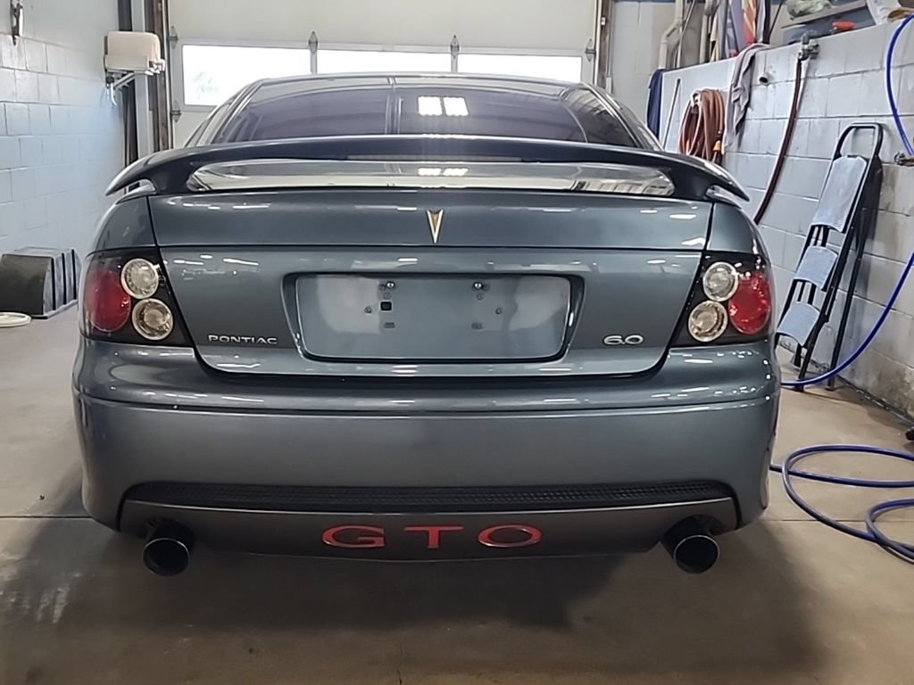 Used 2006 Cyclone Gray Metallic Pontiac 2DR CPE image 3