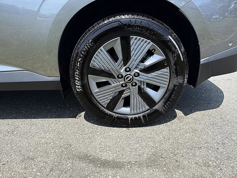 Used 2025 Gun Metallic Nissan SL image 11