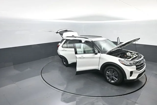 New 2026 Star White Metallic Tri-Coat Ford Active image 38