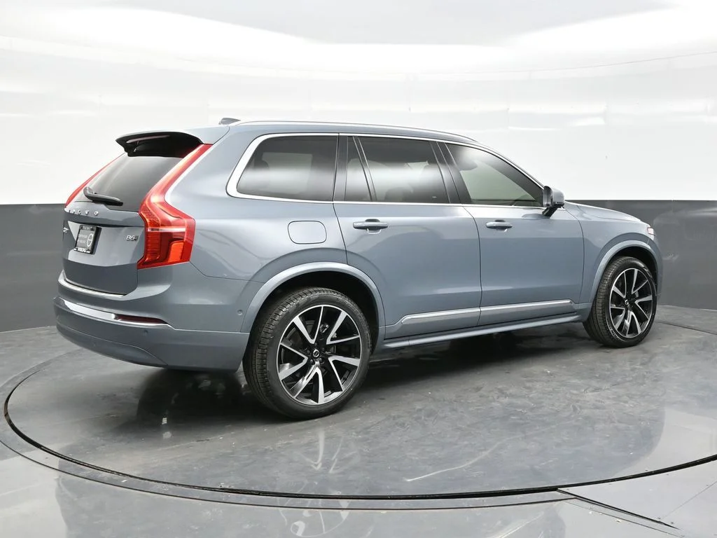 Certified Used 2023 Thunder Grey Volvo Plus image 7