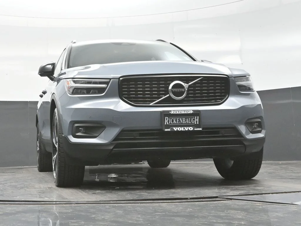Used 2021 Thunder Gray Metallic Volvo R-Design image 19