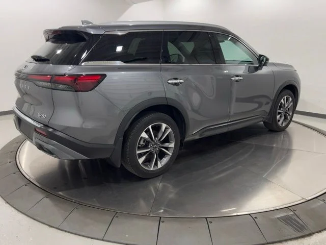 Used 2022 Gray INFINITI LUXE image 4