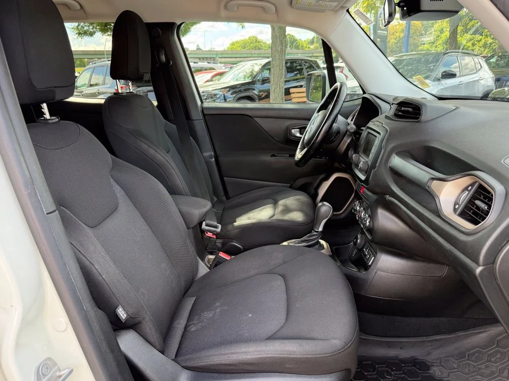 Used 2017 Alpine White Jeep Latitude image 23