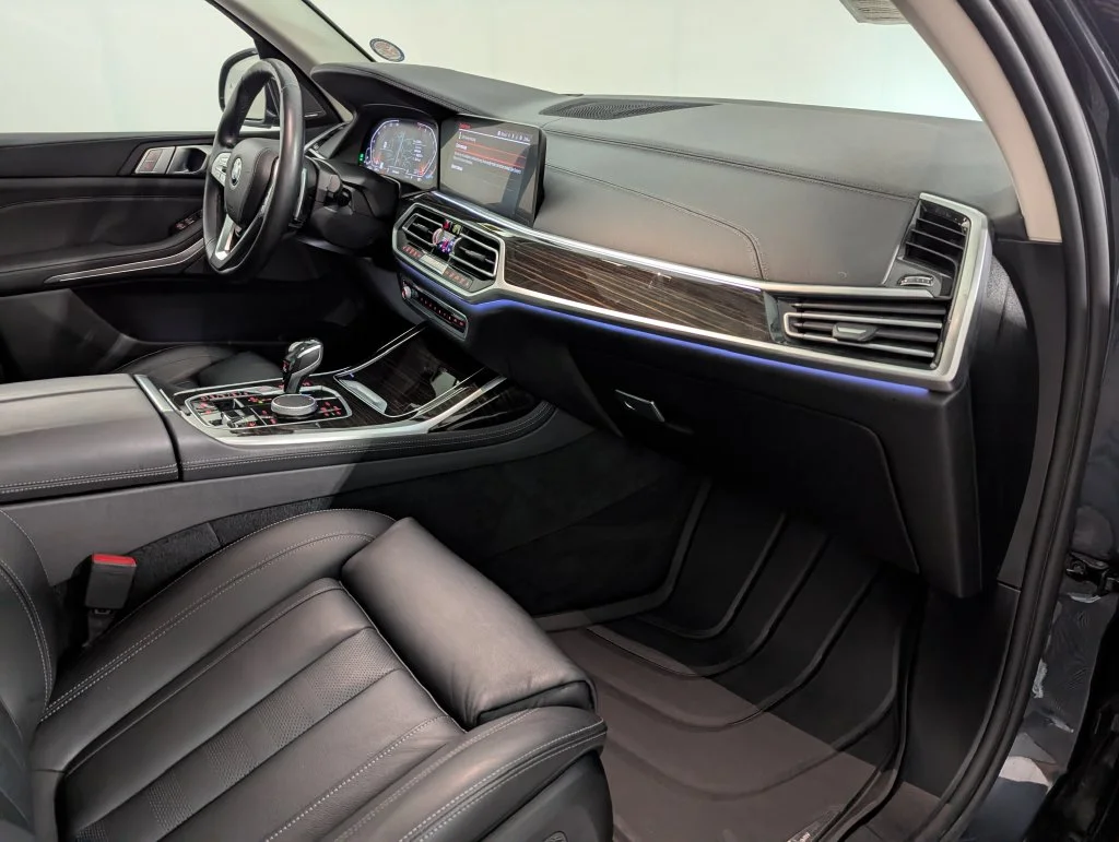 Used 2020 Gray BMW xDrive40i image 38