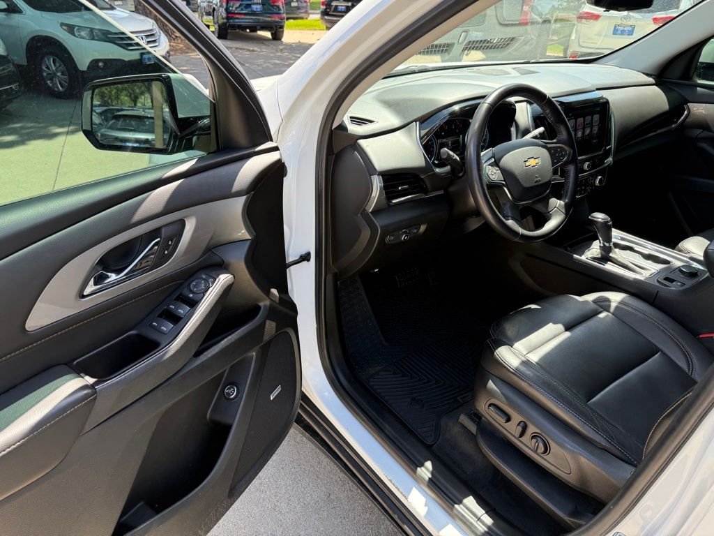 Used 2018 Summit White Chevrolet 3LT image 11