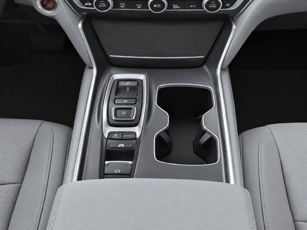 Used 2019  Honda Touring image 18