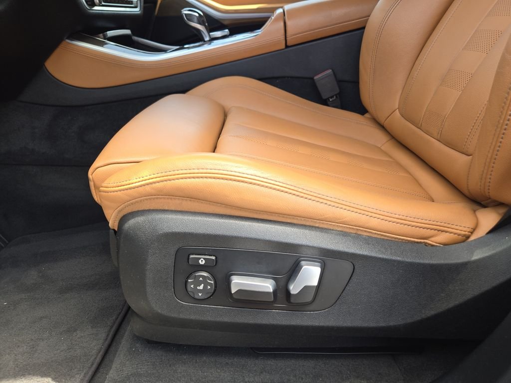 Used 2021 Blue BMW xDrive40i image 25