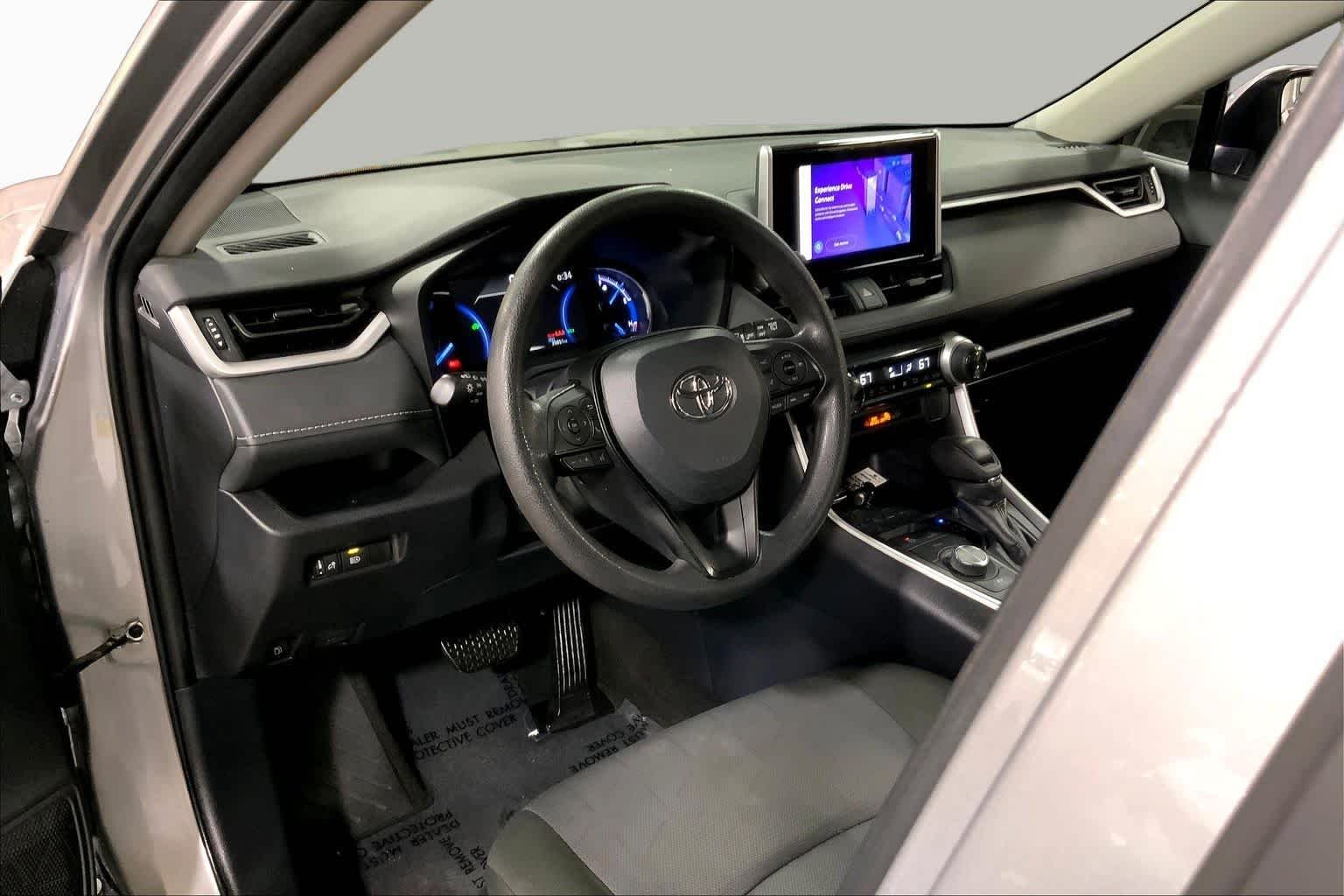 Used 2025 Silver Sky Metallic Toyota Hybrid XLE image 18