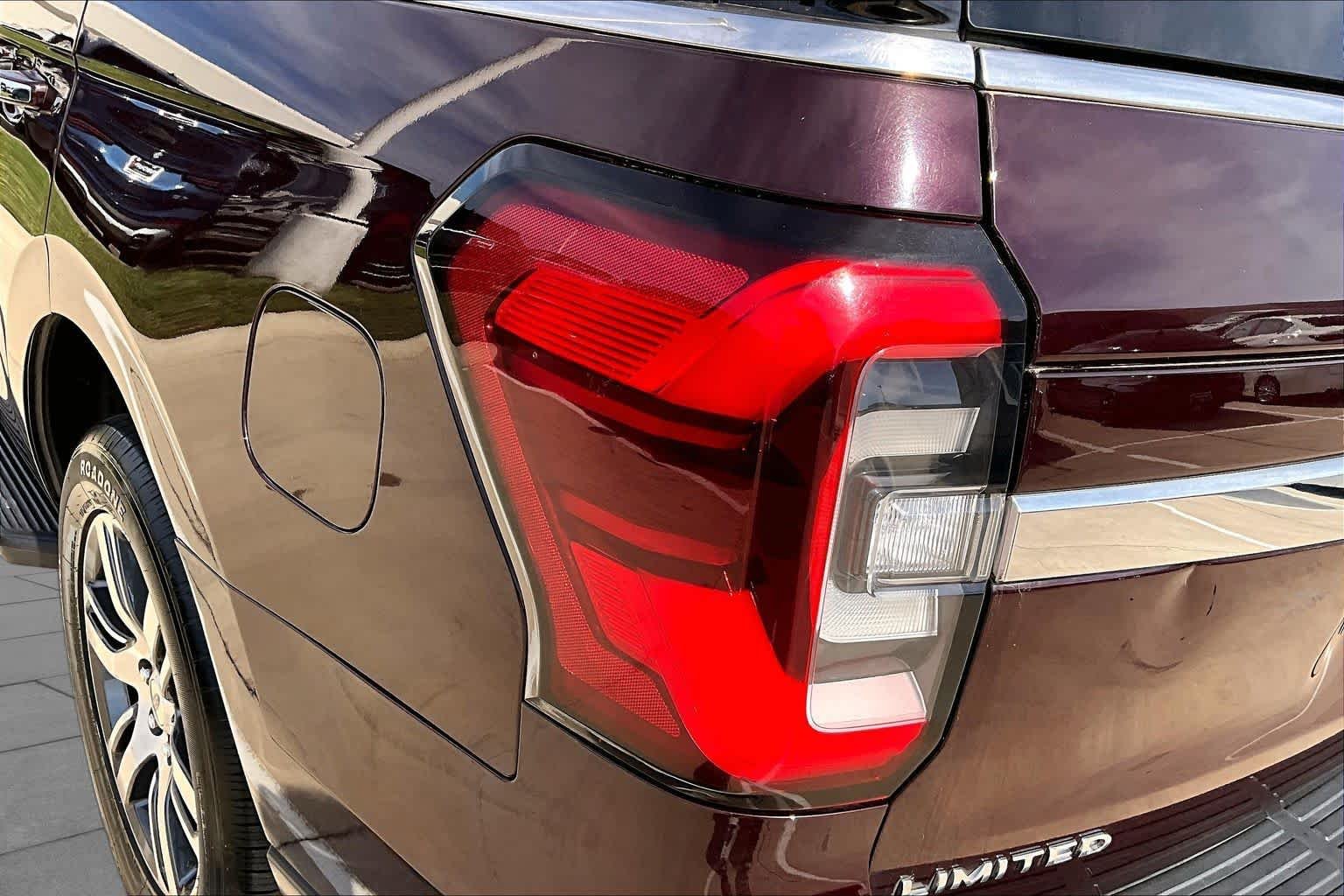 Used 2024 Jewel Red Metallic Tinted Clearcoat Ford Limited image 28