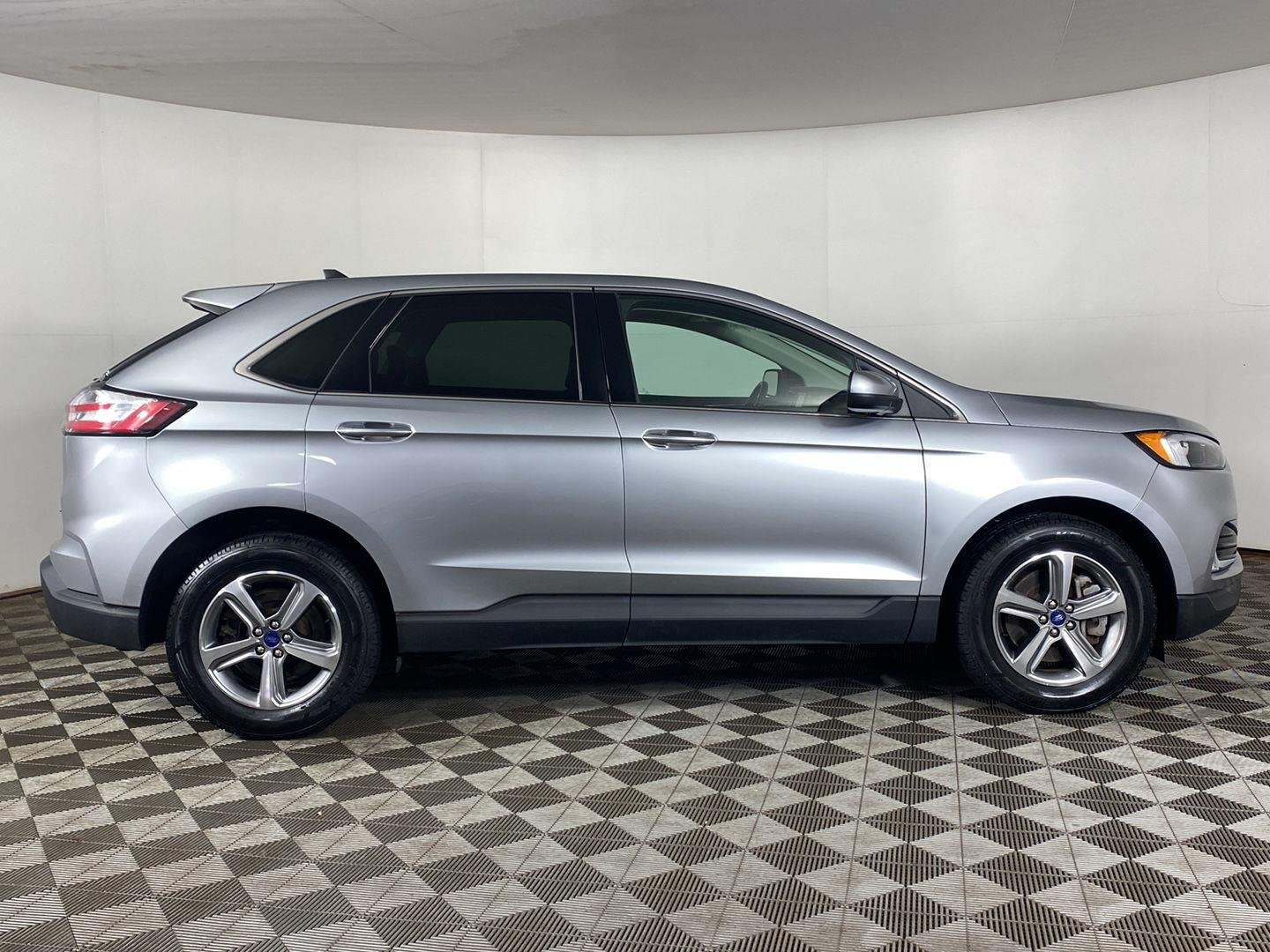 Used 2022 Iconic Silver Ford SEL image 23