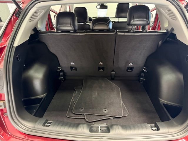 Used 2022 Velvet Jeep Latitude image 29