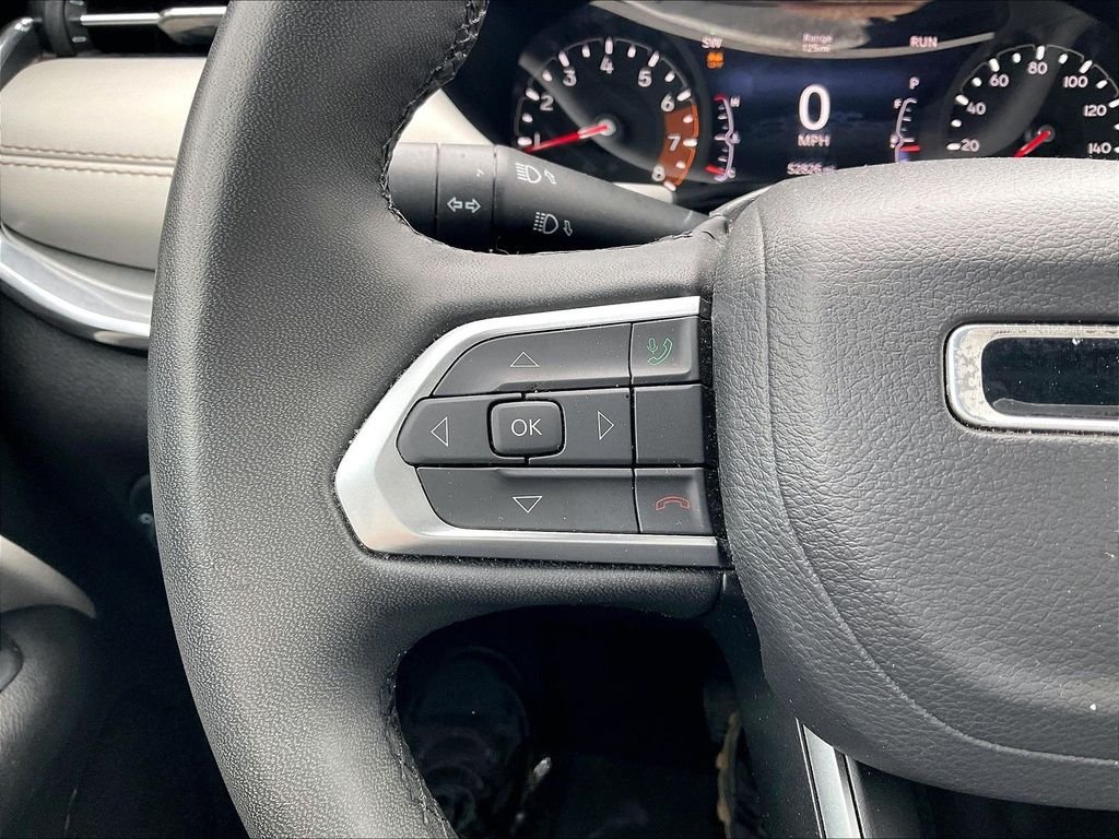 Used 2024 Gray Jeep Limited image 21