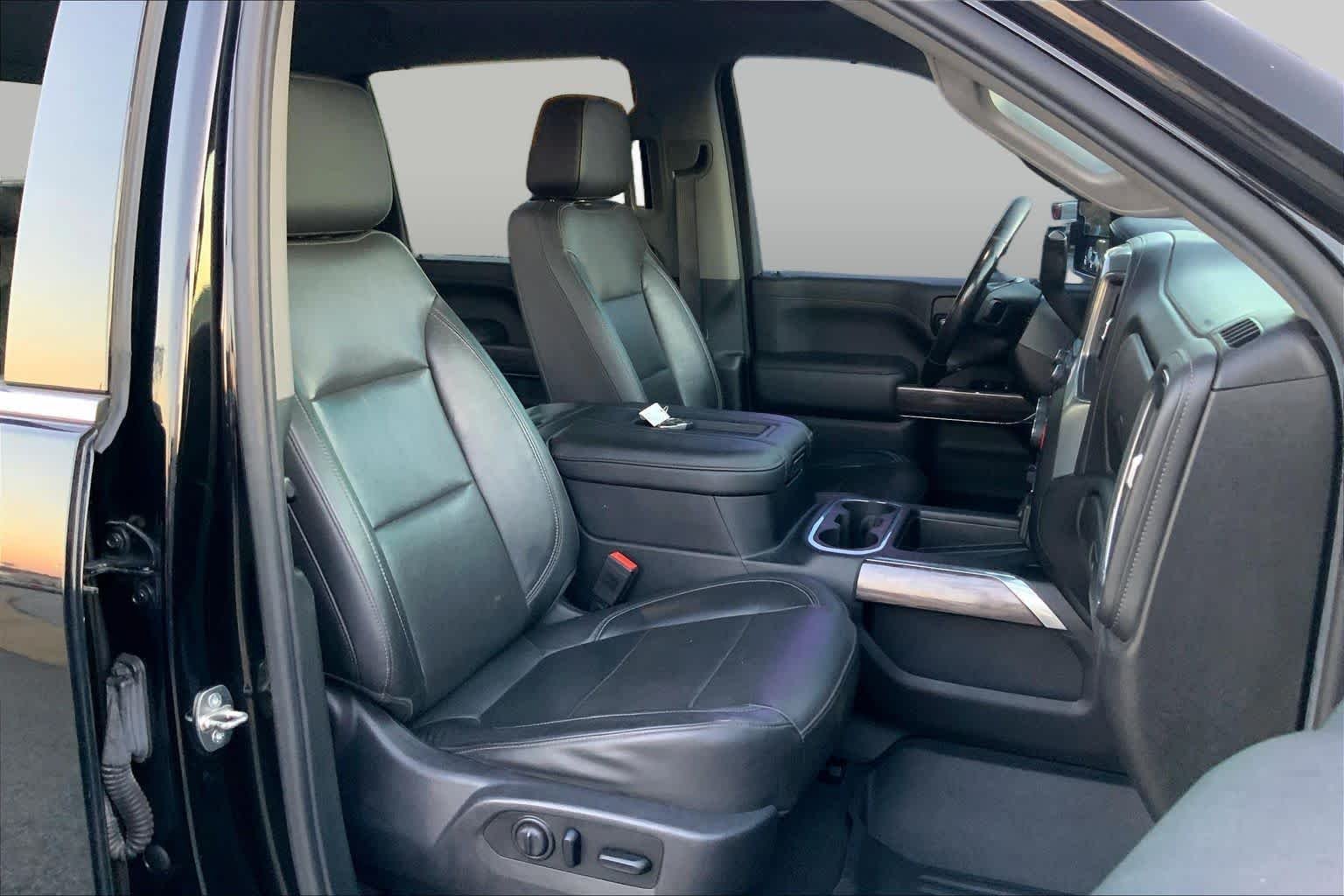 Used 2020 Black Chevrolet LTZ image 9