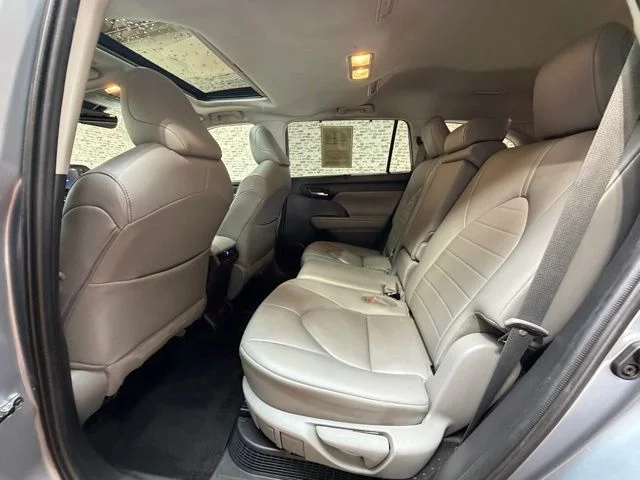 Used 2021 Gray Toyota XLE image 13