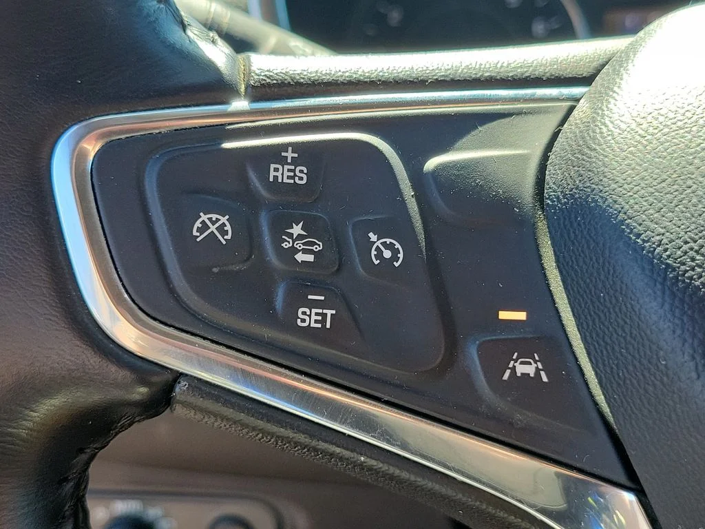 Used 2020 Pacific Blue Metallic Chevrolet LT image 9