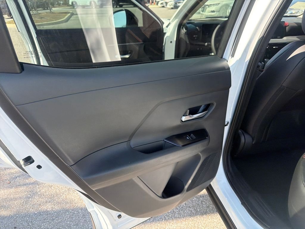 New 2026 Nissan Kicks SR 4D Sport Utility