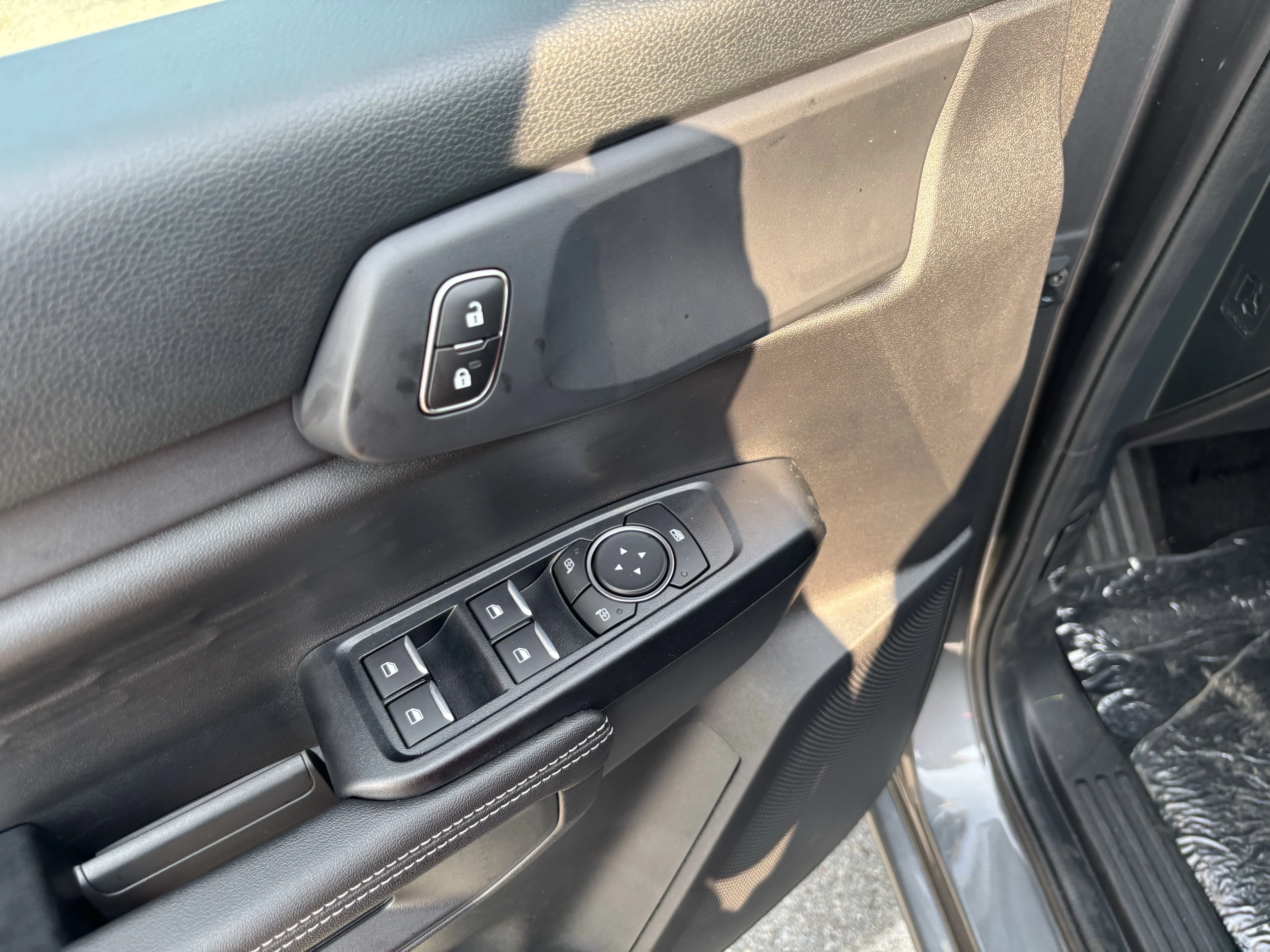 New 2026 Carbonized Gray Metallic Ford XLT image 15