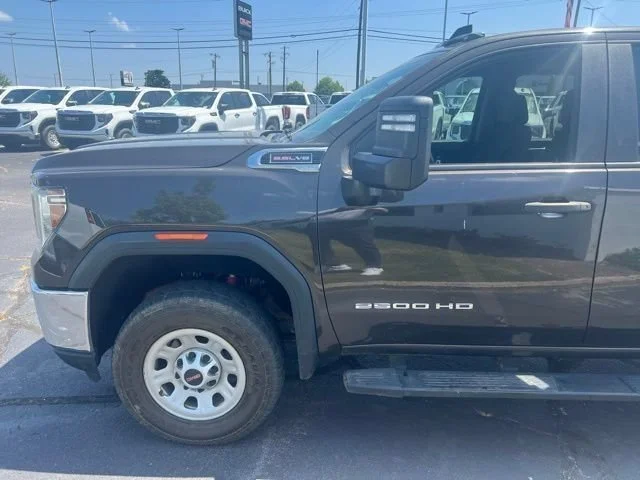 Used 2021 BROWNSTONE METALLIC GMC 4WD Crew Cab Standard Bed image 12