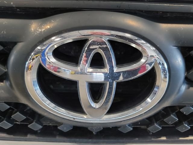 Used 2008 Classic Silver Metallic Toyota Base image 28