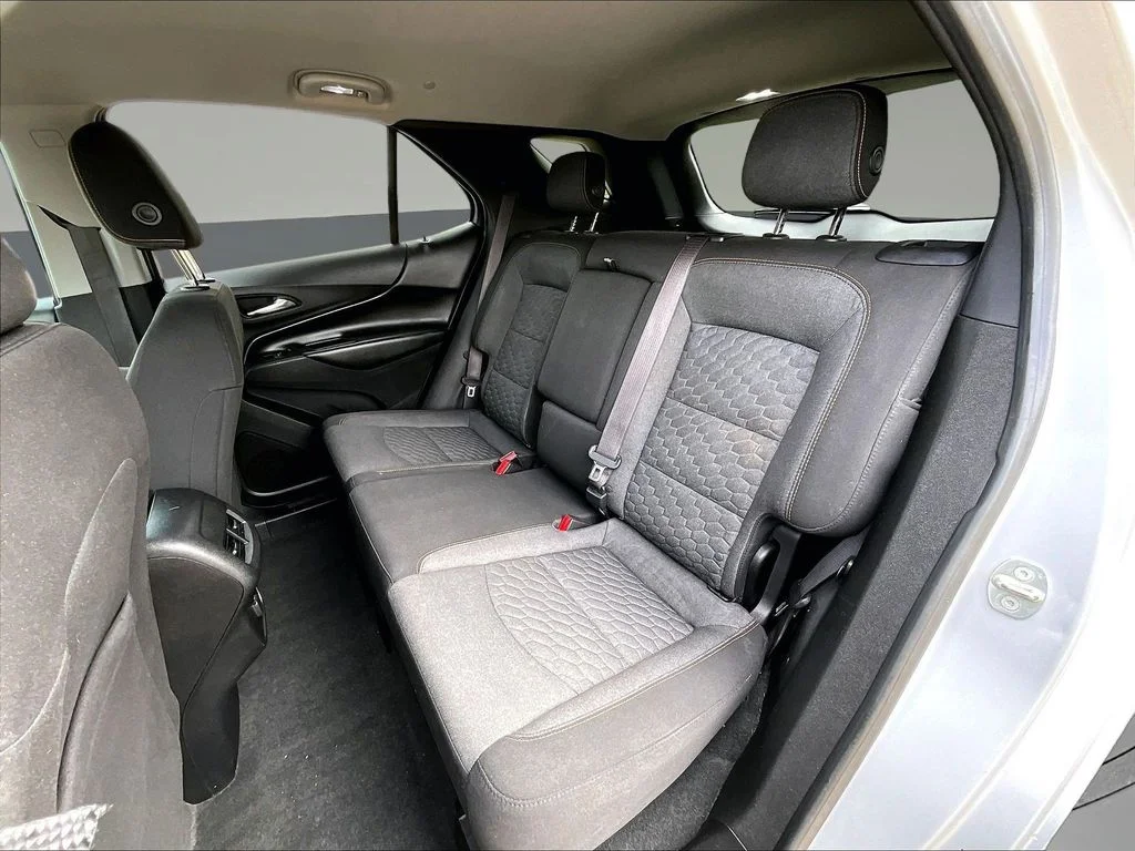 Used 2018 Silver Chevrolet LT image 26