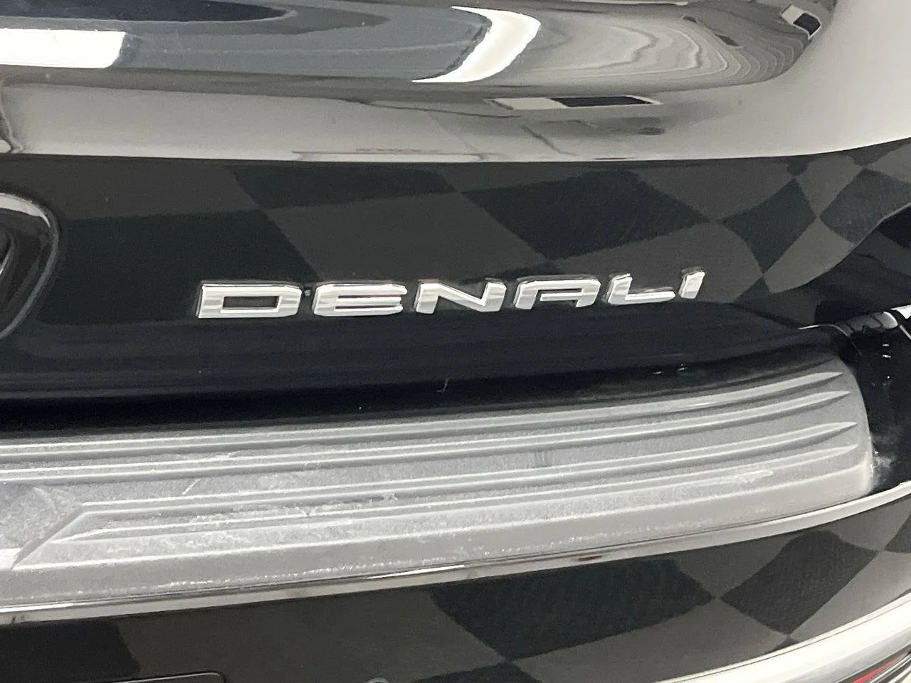 2023 GMC Yukon Denali - Photo 34