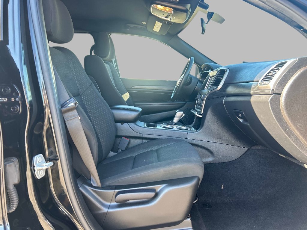 Used 2021 Black Jeep Laredo E image 18