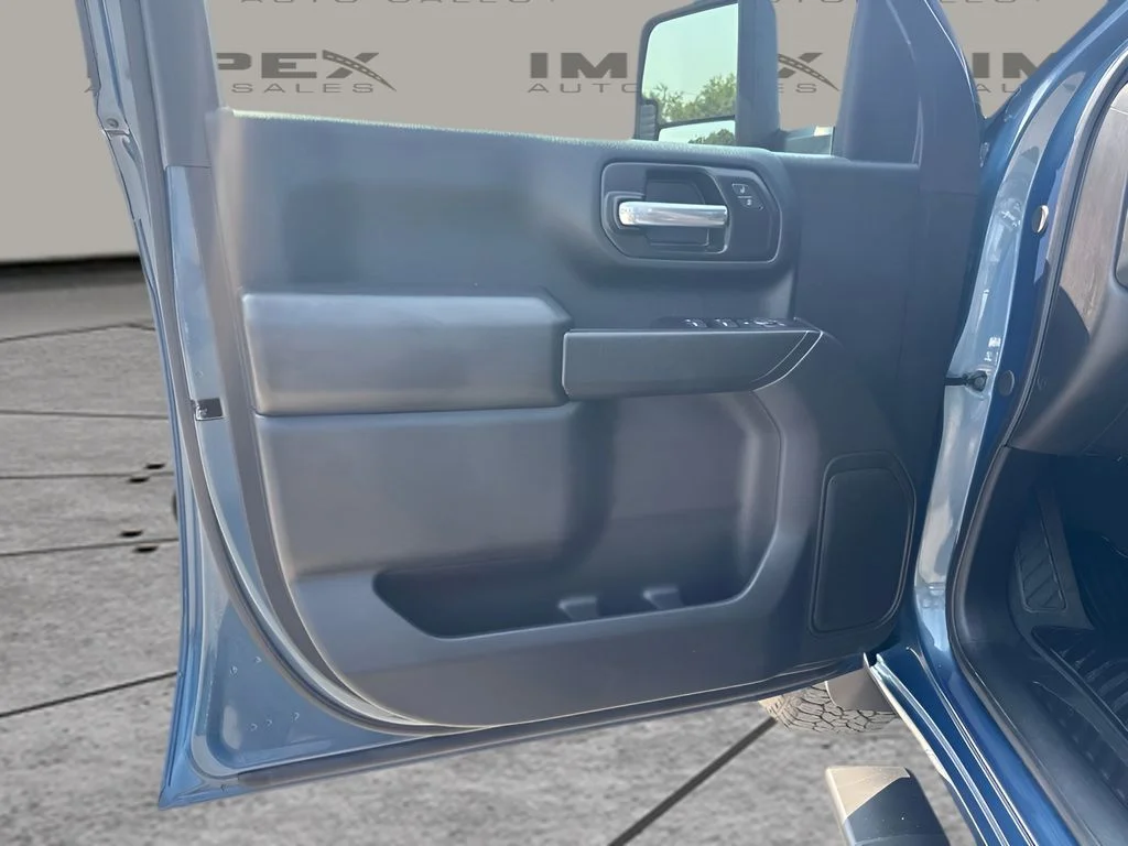 Used 2025 Blue Chevrolet Custom image 14
