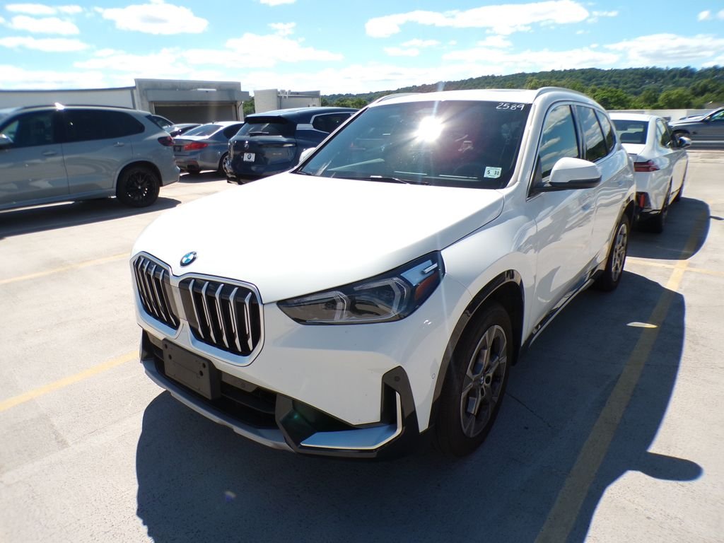 Certified Used 2026 Alpine White BMW xDrive28i image 1