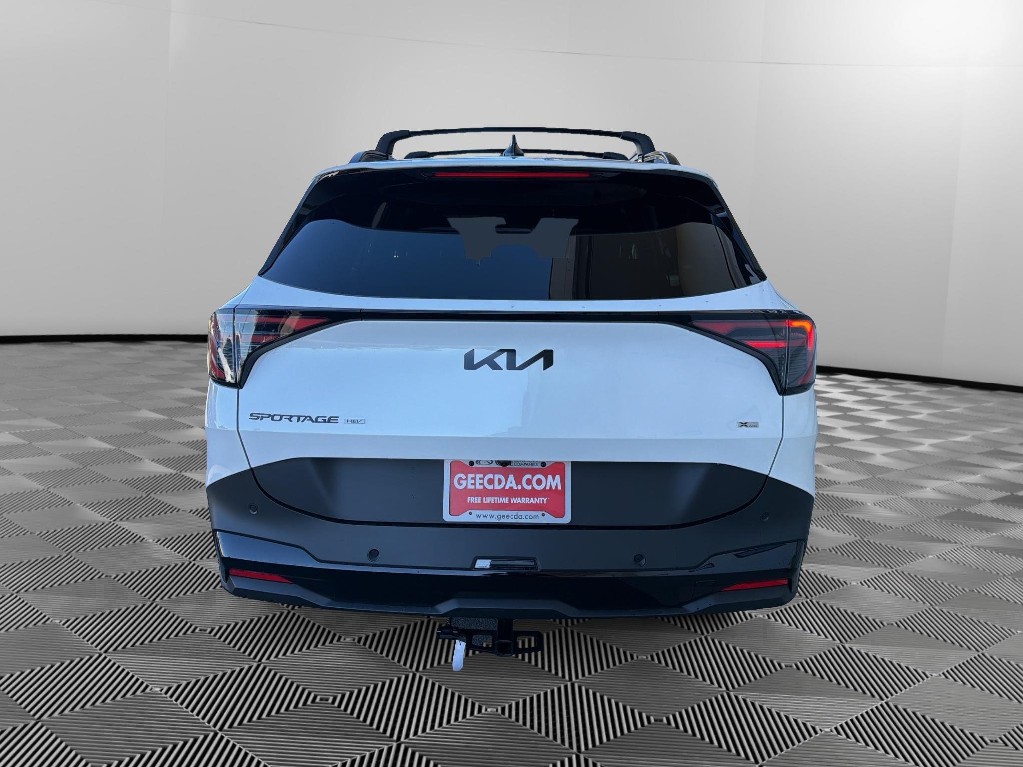 New 2027 Snow White Pearl Kia X-Line image 5