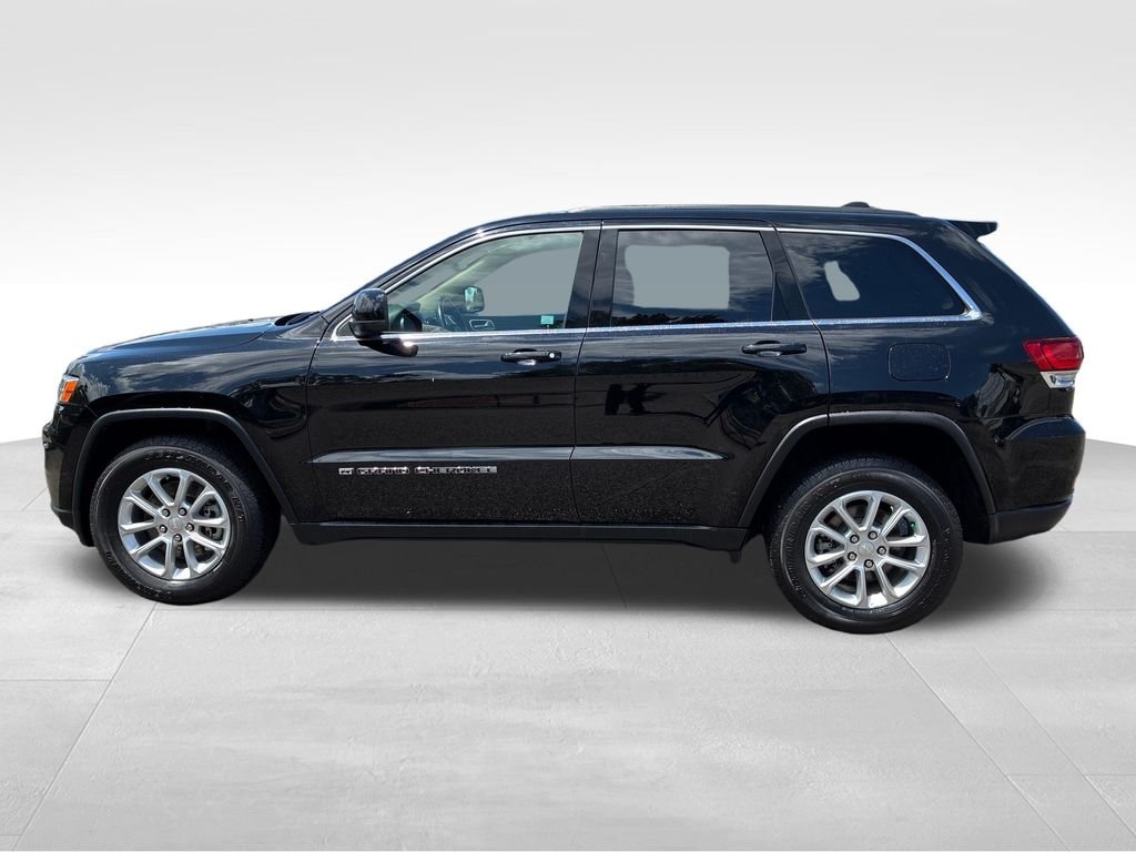 Used 2022 Black Jeep Laredo E image 2