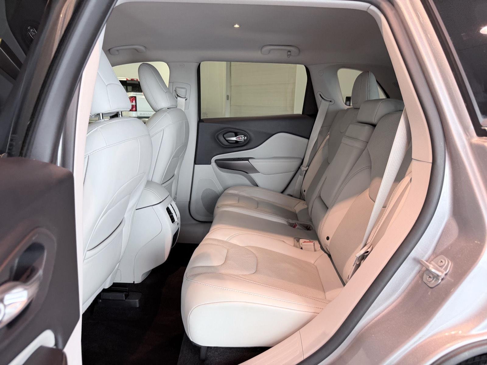 Used 2019 Billet Silver Metallic Clearcoat Jeep Limited image 22