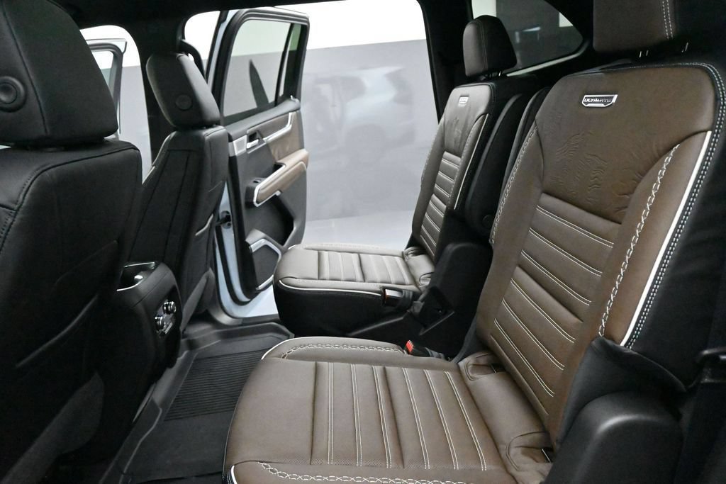 2026 GMC Acadia Denali Ultimate - Photo 18