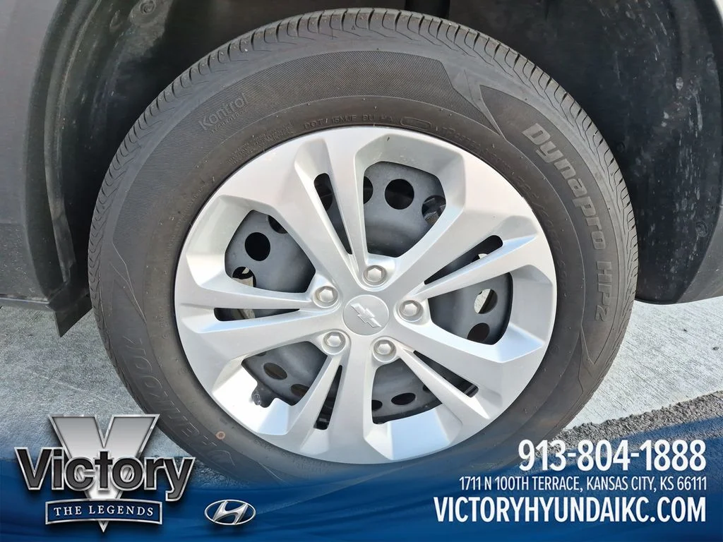 Used 2025 White Chevrolet LS image 27