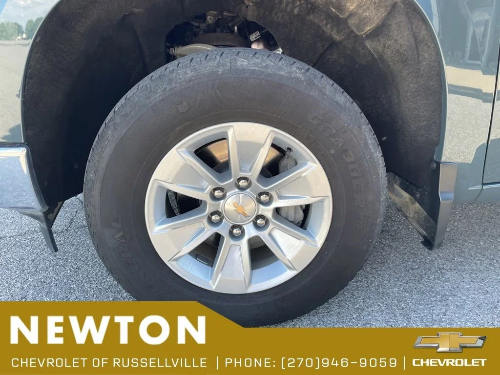 Used 2025 Cypress Gray Chevrolet LT image 46