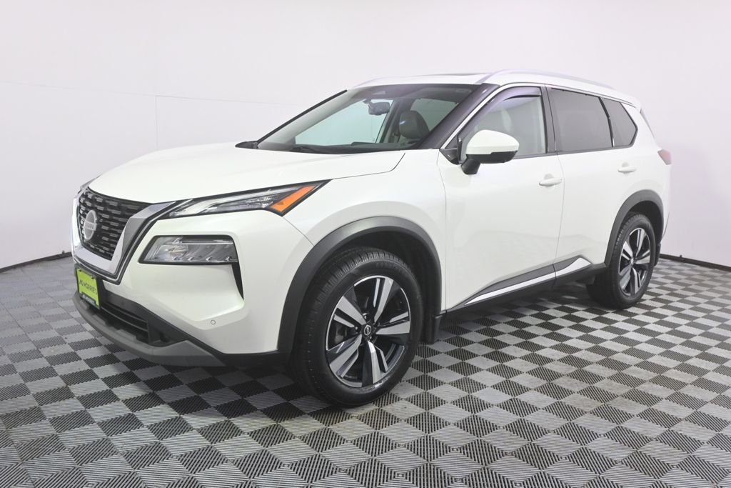 Used 2021 Pearl White Nissan SL image 2