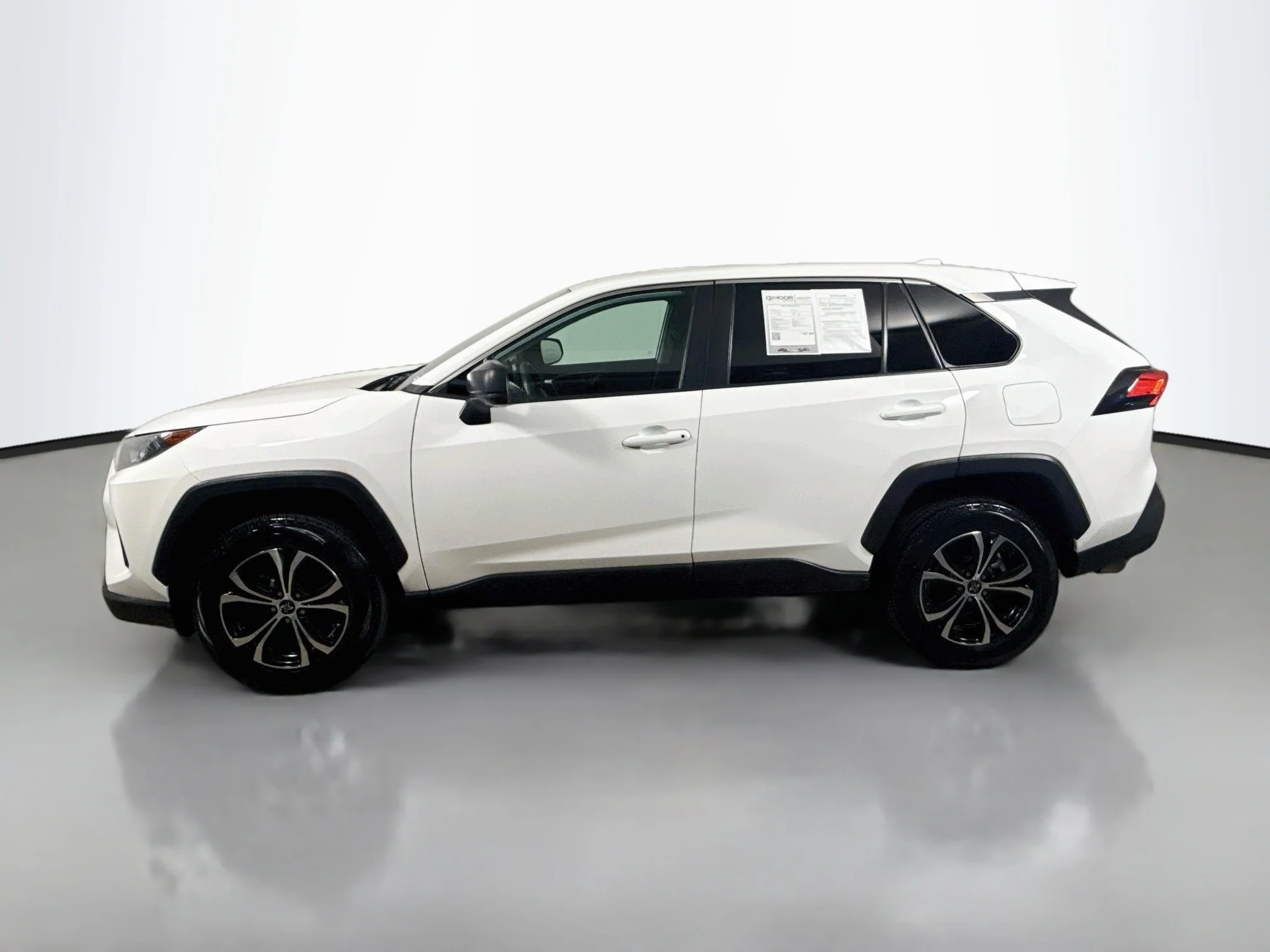 Certified Used 2022 White Toyota LE image 4
